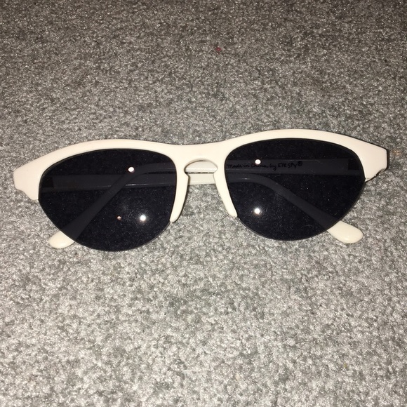 Vintage 1980’s Sunglasses - Picture 3 of 16